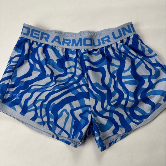 Under Armour size Large (girls) blue/grey camo print athletic shorts. - Picture 1 of 9